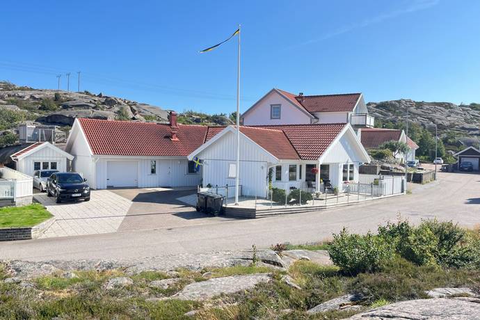 5 rum vinterbonat fritidshus på Stångholmsgatan 9 Smögen, Sotenäs kommun - bild 1