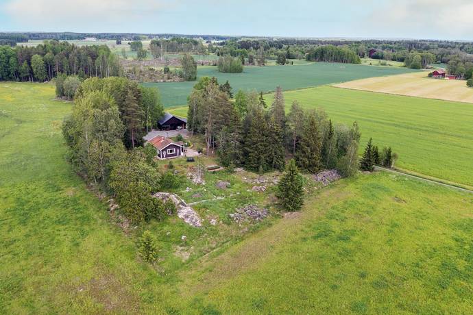 2 rum Vinterbonat fritidshus på Skälby 155 Saladamm Sala kommun - bild 2