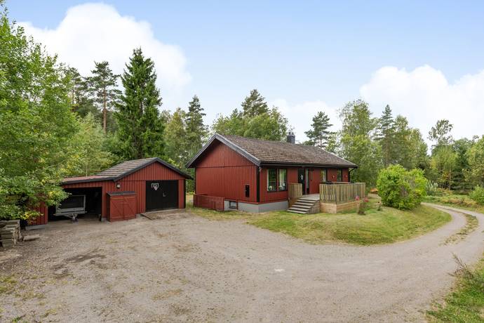 Bromhult Skogsgläntan, Kisa, Kinda kommun