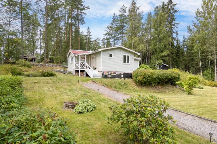 3 rum vinterbonat fritidshus på Älgvägen 18 Kalkudden, Strängnäs kommun - bild 1