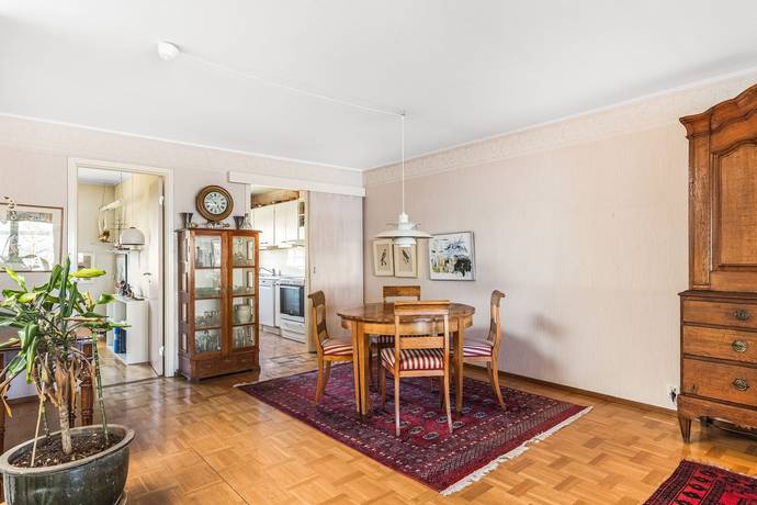 4 rum Radhus på Fridhemsgatan 15B Ulvhäll/Fridhem Strängnäs kommun - bild 10