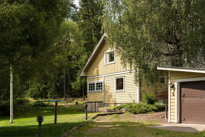 5 rum villa på SANDSTENSVÄGEN 10 Munga, Västerås kommun - bild 1