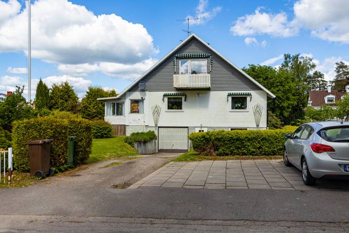 8 rum Villa på Södra Kyrkogårdsgatan 3 Örnäs Åmåls kommun - bild 2