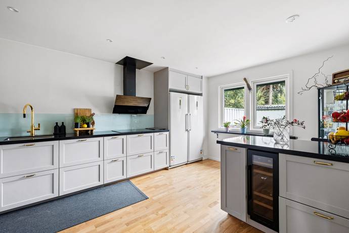 5 rum radhus på Ryavägen 168 Töjnan, Sollentuna kommun - bild 2