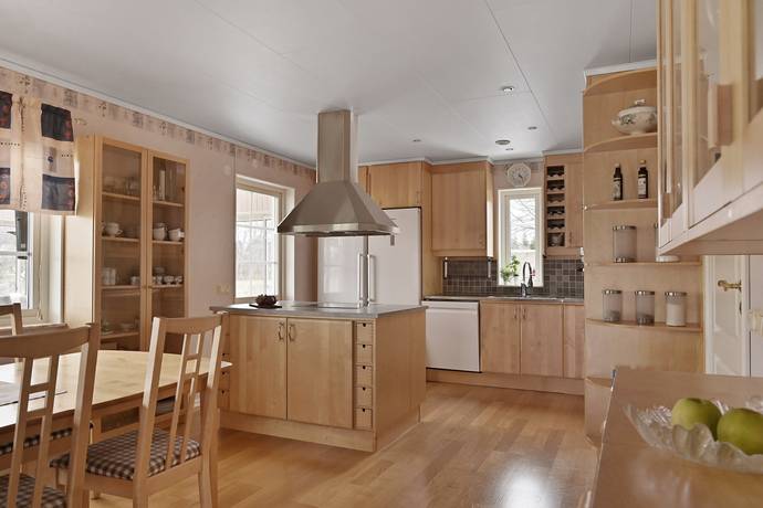 7 rum villa på Hagavägen 3 Tungelsta, Haninge kommun - bild 2