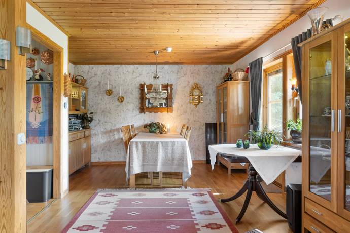 196 m² Villa på Fogdegårdsvägen 34 Varnhem Skara kommun - bild 9