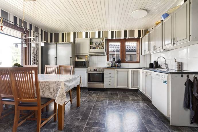 7 rum Villa på Mästaregatan 17 Kungsörs kommun - bild 13