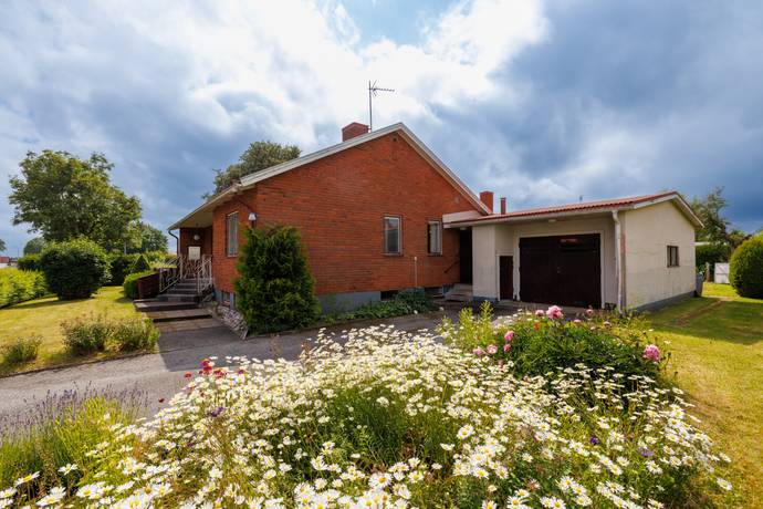 4 rum villa på Almsvägen 1 Stora Mellösa, Örebro kommun - bild 2