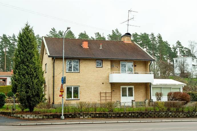 Fdd 5 juni, 1991 - Pr Filip r ogift och skriven i lgenhet p Borggatan 27 B lgh 1102. Personnamn: Pr Filip Syversson Frnamn: Pr Filip Tilltalsnamn: Ej registrerat Postort: Arvika Distrikt: Arvika stadsdistrikt Frsamling: Arvika stra Du sker fram den person/fretag du vill Flja och vljer Flj Pr Filip Syversson (28 r) Arvika | Ratsit