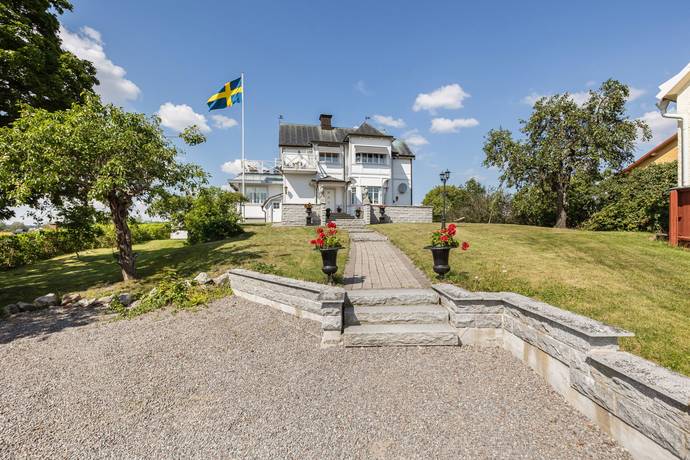 8 rum Villa på Bergsgatan 12 Mariefred Strängnäs kommun - bild 1