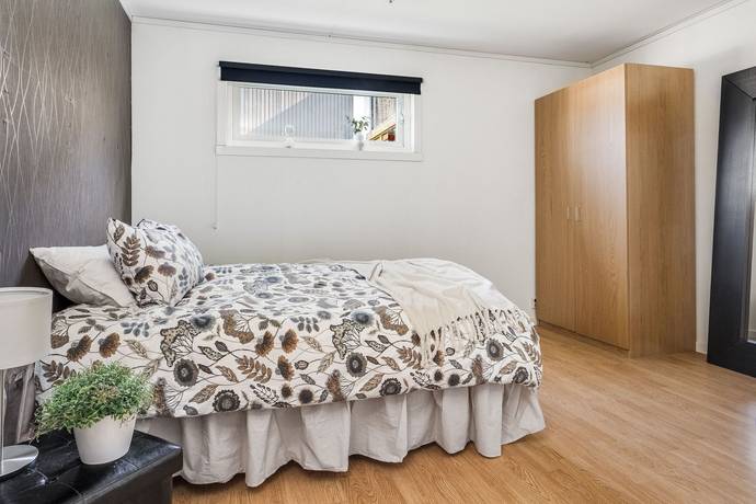8 rum Radhus på Grenadjärgatan 13 Södra Skiljebo Västerås kommun - bild 32