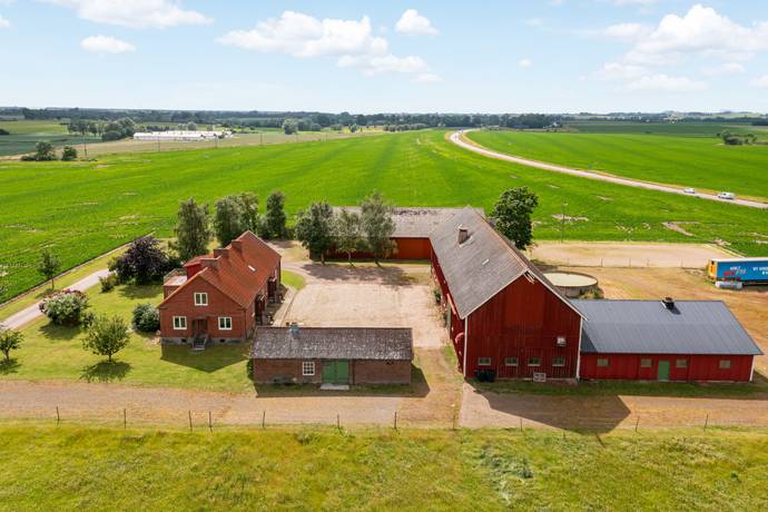 10 rum Gård/skog på Anngården   Marieholm Eslövs kommun - bild 1