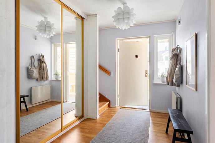 6 rum Villa på Tjärnhöjdsvägen 20 Torslanda - Centralt Göteborgs kommun - bild 2