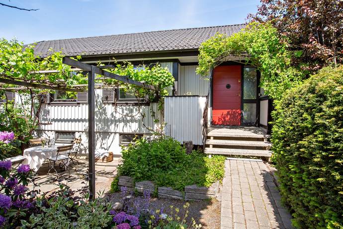 Klövervägen 16, Ekerö Tätort, Ekerö kommun