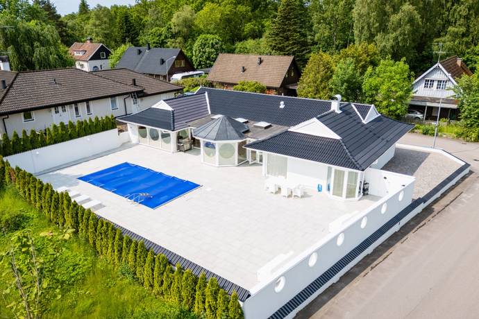 7 rum villa på Vallgatan 1 Bjärnum, Hässleholms kommun - bild 2