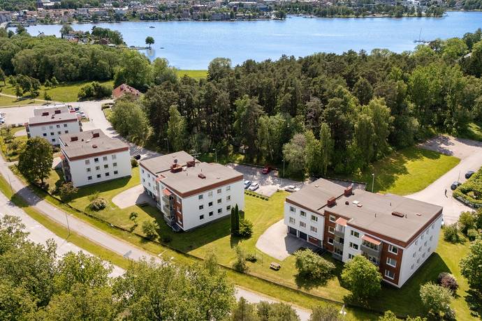 3 rum lägenhet på Flodins väg 10 Abborrberget, Strängnäs kommun - bild 1