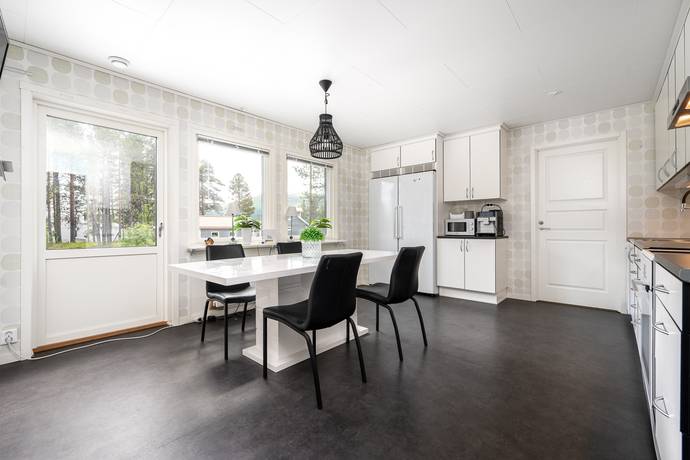 8 rum villa på Kraftstationsvägen 86 Vassaraträsket, Gällivare kommun - bild 3
