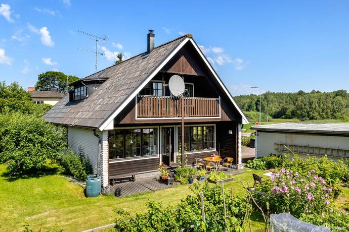 8 rum villa på Hagbyvägen 1 Almunge, Uppsala kommun - bild 3