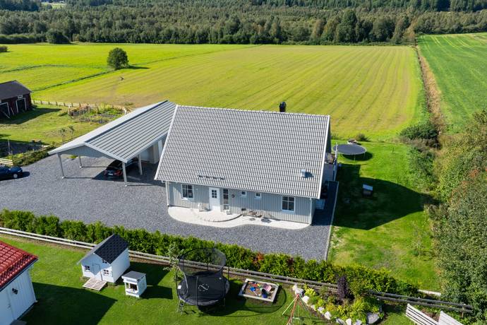 7 rum villa på Skravelsjö 237C Skravelsjö, Umeå kommun - bild 1