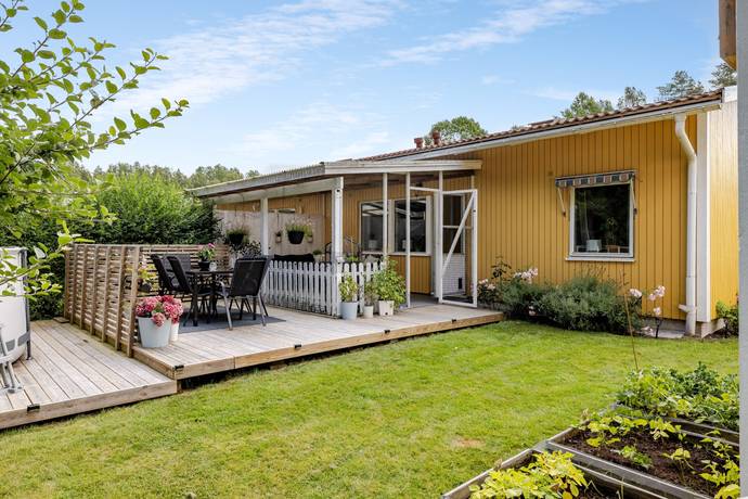 3 rum parhus på Almquists väg 14 Stavsjö, Nyköpings kommun - bild 1