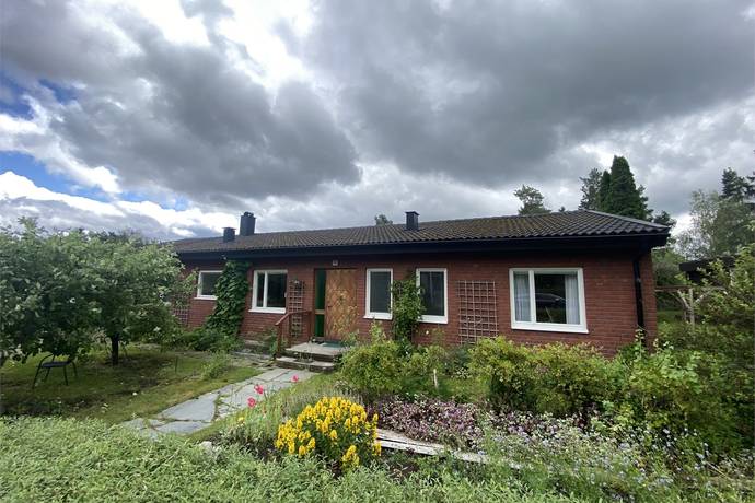 4 rum villa på Åsvägen 16 Härad, Strängnäs kommun - bild 1