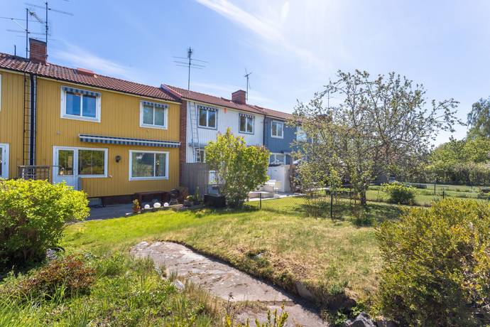 5 rum Radhus på Toppvägen 101 Jakobsberg - Västra Järfälla kommun - bild 1