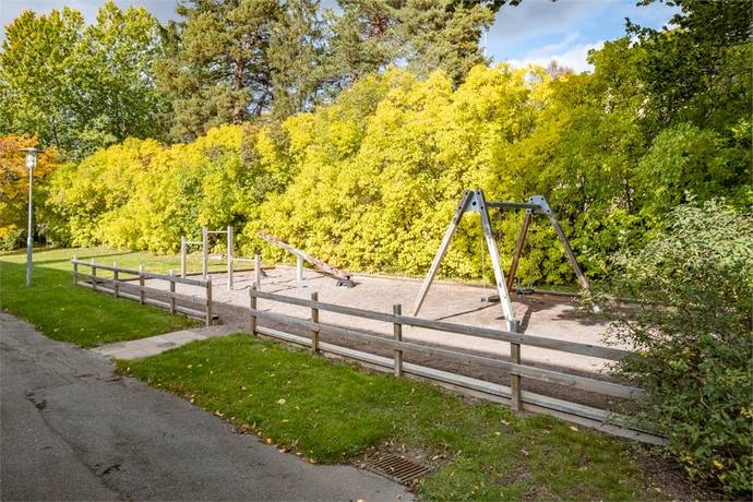 6 rum Radhus på Blåeldsvägen 87 Hässelby Villastad Stockholms kommun - bild 32