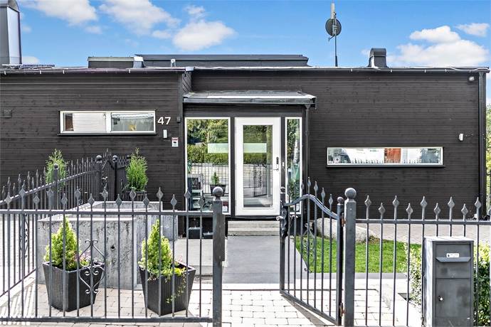 8 rum villa på Aprilvägen 47 Västra Jakobsberg, Järfälla kommun - bild 2