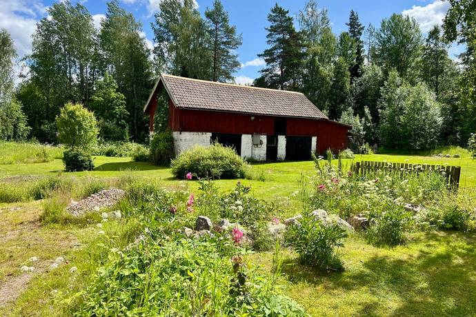 5 rum gård/skog på Västra Vad 352 Tierp, Tierps kommun - bild 2
