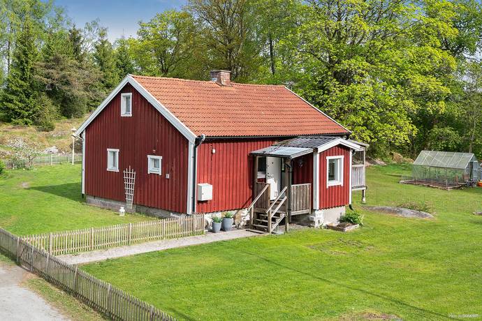 Gård utan jordbruk på Bertshult Lyckan 404 Eskilsby Härryda kommun - bild 2