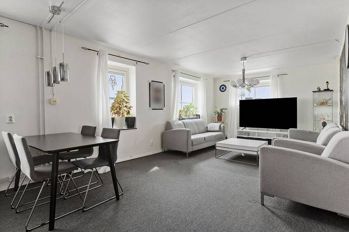 2 rum lägenhet på Poesigatan 22 Vivalla, Örebro kommun - bild 2
