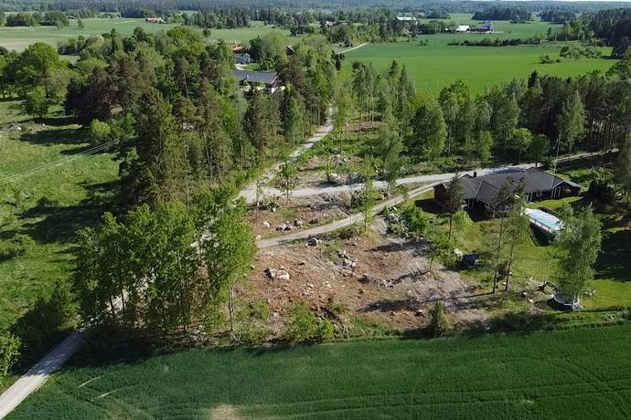 tomt på Nu finns tillfälle att köpa tomt i Vansö och bygga ditt drömhus med ett lugnt och lantligt läge!   Strängnäs, Strängnäs kommun - bild 1
