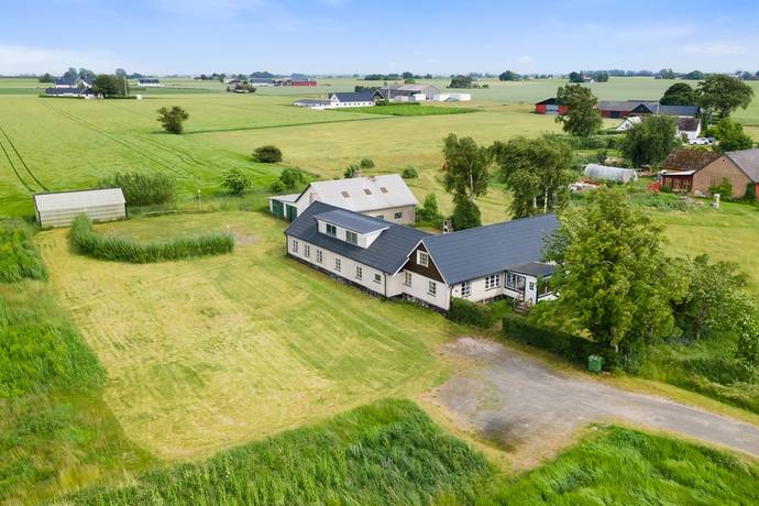 8 rum gård utan jordbruk på Hammenhögsvägen 56 Hammenhög - Borrby, Simrishamns kommun - bild 1