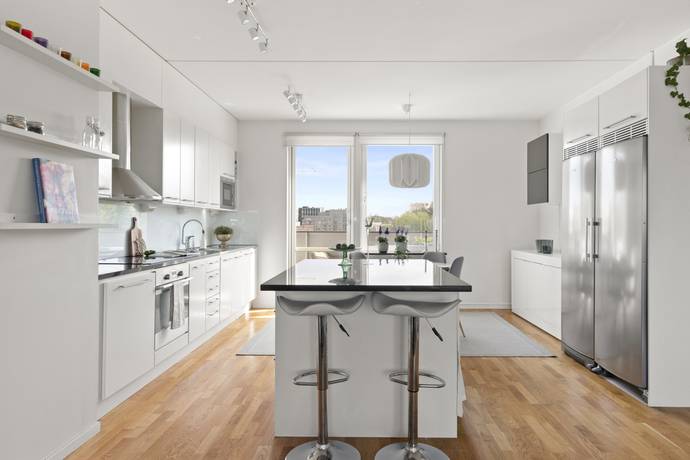 4 rum lägenhet på Gyllene Hästens Torg 9 Ulriksdal, Solna kommun - bild 1
