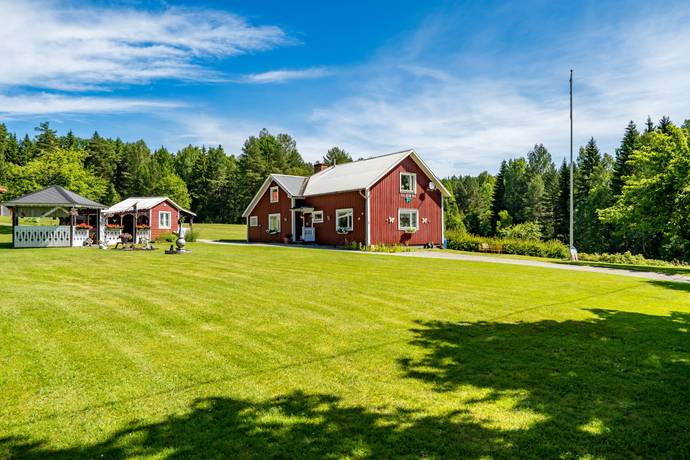 5 rum Gård med jordbruk på Kallernäs Dalhem 190 Kallernäs Lindesbergs kommun - bild 2