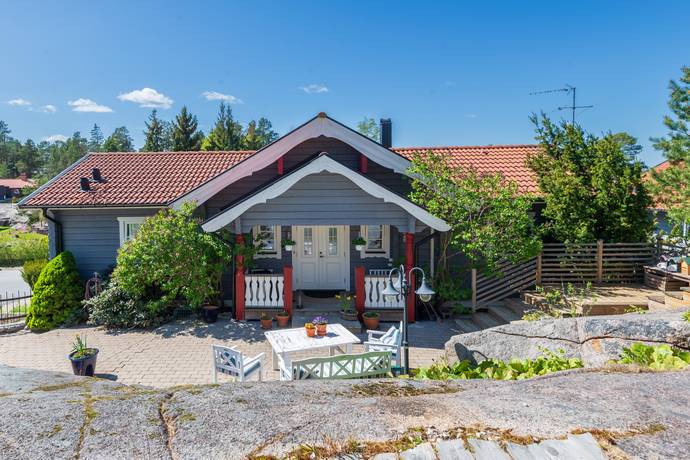 5 rum villa på Sköldvägen 19 Margretelund, Österåkers kommun - bild 1