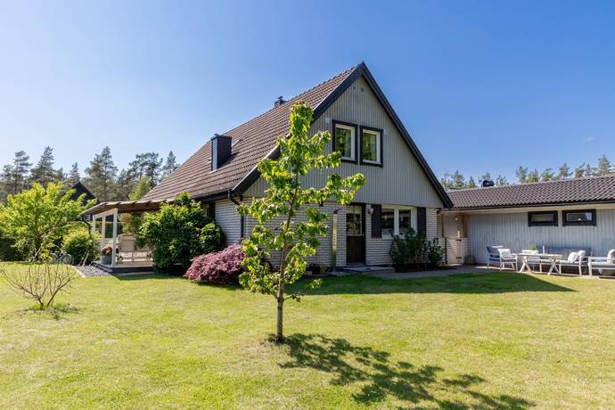 7 rum villa på Djupsjövägen 3 Fårbo, Oskarshamns kommun - bild 1