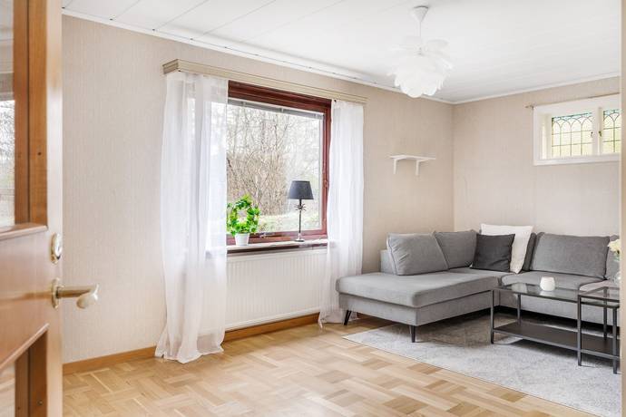 9 rum Villa på Glottervägen 17B-C Åby Norrköpings kommun - bild 8