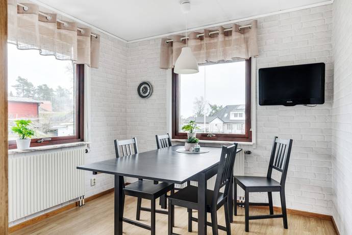 9 rum Villa på Glottervägen 17B-C Åby Norrköpings kommun - bild 16