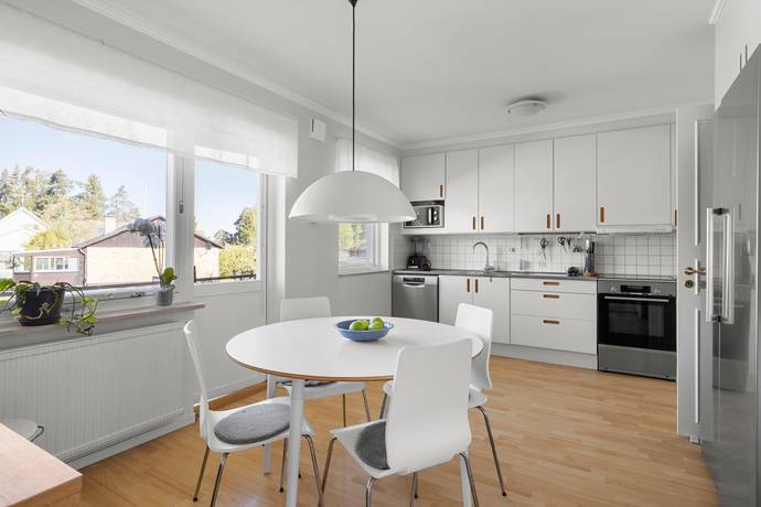 7 rum villa på Slåttervägen 84 Fårdala, Tyresö kommun - bild 3
