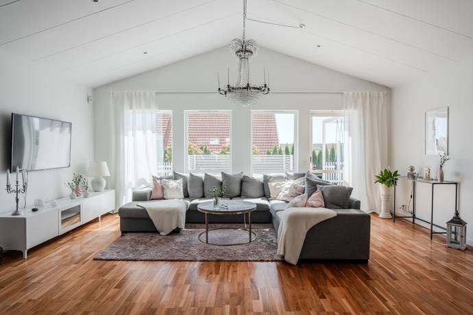 6 rum villa på Kaprifolvägen 2 Örsundsbro, Enköpings kommun - bild 4