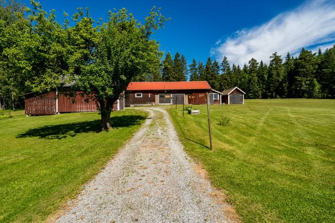 5 rum Gård med jordbruk på Kallernäs Dalhem 190 Kallernäs Lindesbergs kommun - bild 3