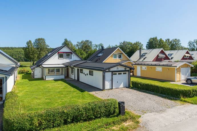 5 rum villa på Stenvägen 24 Domsjö, Örnsköldsviks kommun - bild 1