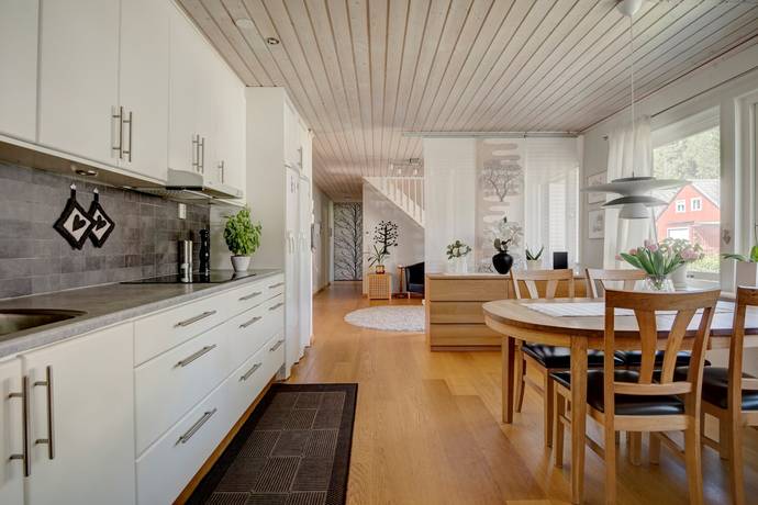 8 rum villa på Karusellvägen 32 Obbola, Umeå kommun - bild 4