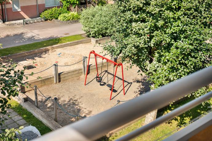 2 rum lägenhet på Morkullegatan 22 Råby, Västerås kommun - bild 2