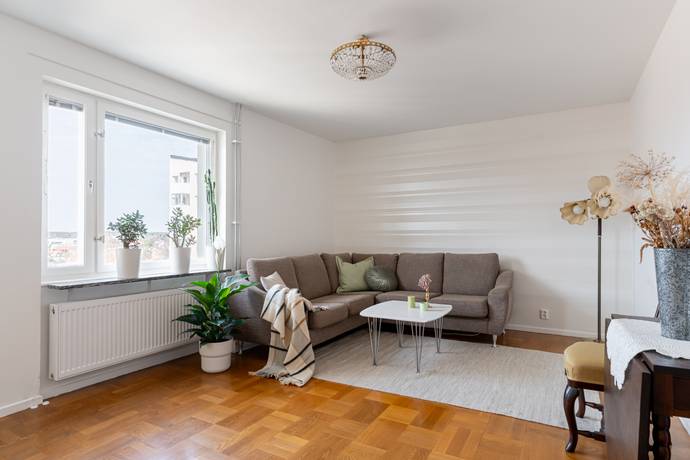 2 rum lägenhet på Lovisebergsvägen 12 Karlsdal, Västerås kommun - bild 1