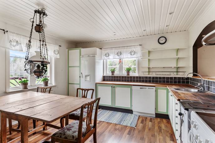 Gård utan jordbruk på Hattsundsvägen 8 Norrtälje Norrtälje kommun - bild 12
