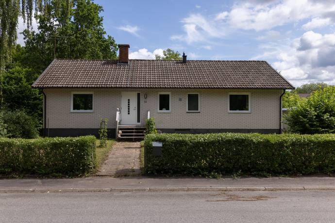 4 rum villa på Rosendalsvägen 10 Vittaryd, Ljungby kommun - bild 1