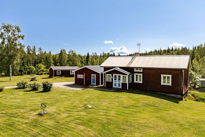7 rum villa på Lövhult 3/Lövhult 4 Sundborn, Falu kommun - bild 1