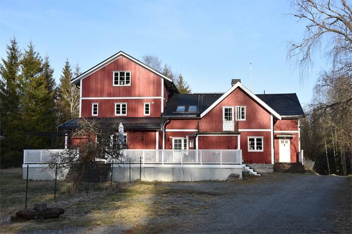 11 rum gård/skog på Upprann Rönningen 1 Västra Fågelvik, Årjängs kommun - bild 2